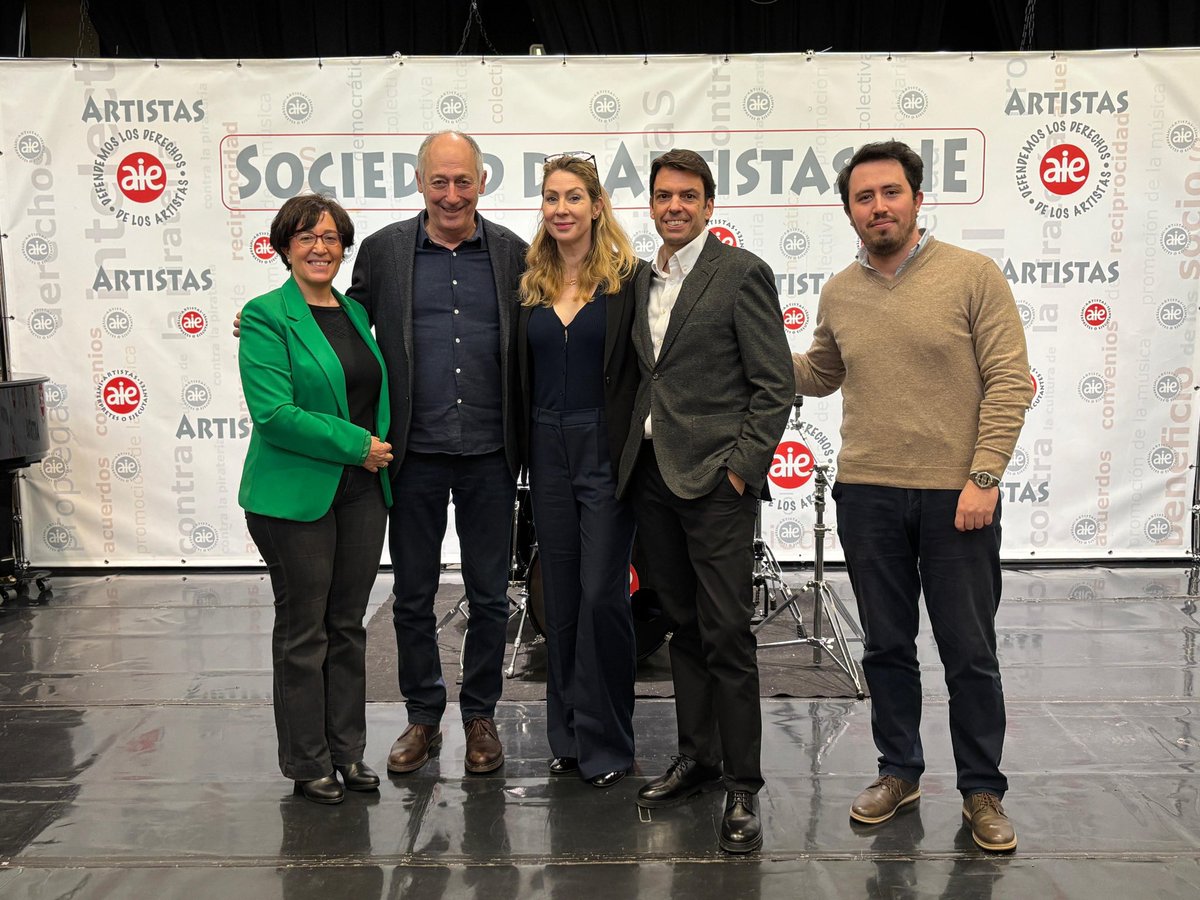 AIE Soc. de Artistas (@aieartistas) on Twitter photo 😊 Hoy hemos recibido en la sede de AIE-Madrid a representantes de la sociedad francesa <a href="/ADAMI_Artistes/">ADAMI - La force des artistes</a>, quienes se han reunido con el equipo responsable del Área Internacional. La finalidad de estos encuentros es acordar los puntos clave en los que trabajar en 2025 para 😊 Hoy hemos recibido en la sede de AIE-Madrid a representantes de la sociedad francesa <a href="/ADAMI_Artistes/">ADAMI - La force des artistes</a>, quienes se han reunido con el equipo responsable del Área Internacional. La finalidad de estos encuentros es acordar los puntos clave en los que trabajar en 2025 para