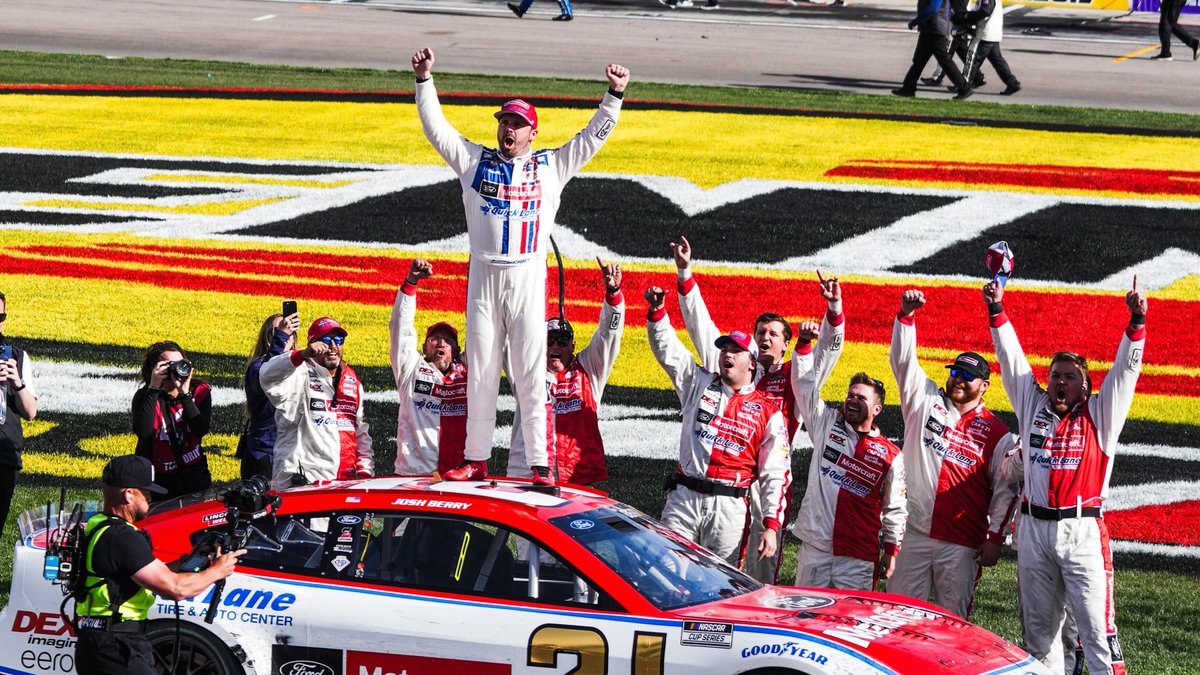 NASCAR Gaming and Esports tweet media