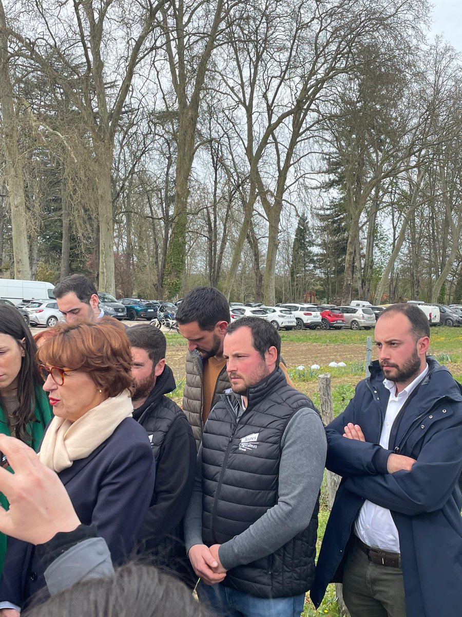 Jeunes Agriculteurs (@jeunesagri) on Twitter photo Jean-Baptiste Sablairoles, membre du bureau national de #JeunesAgriculteurs, était présent ce jeudi en Gironde pour le déplacement d'<a href="/AnnieGenevard/">Annie Genevard</a> sur l'exploitation de Vincent Bousseau, viticulteur <a href="/JA_Gironde/">Jeunes Agriculteurs 33</a> 🍷
Ce dernier est le premier bénéficiaire de l'aide des 10 millions Jean-Baptiste Sablairoles, membre du bureau national de #JeunesAgriculteurs, était présent ce jeudi en Gironde pour le déplacement d'<a href="/AnnieGenevard/">Annie Genevard</a> sur l'exploitation de Vincent Bousseau, viticulteur <a href="/JA_Gironde/">Jeunes Agriculteurs 33</a> 🍷
Ce dernier est le premier bénéficiaire de l'aide des 10 millions