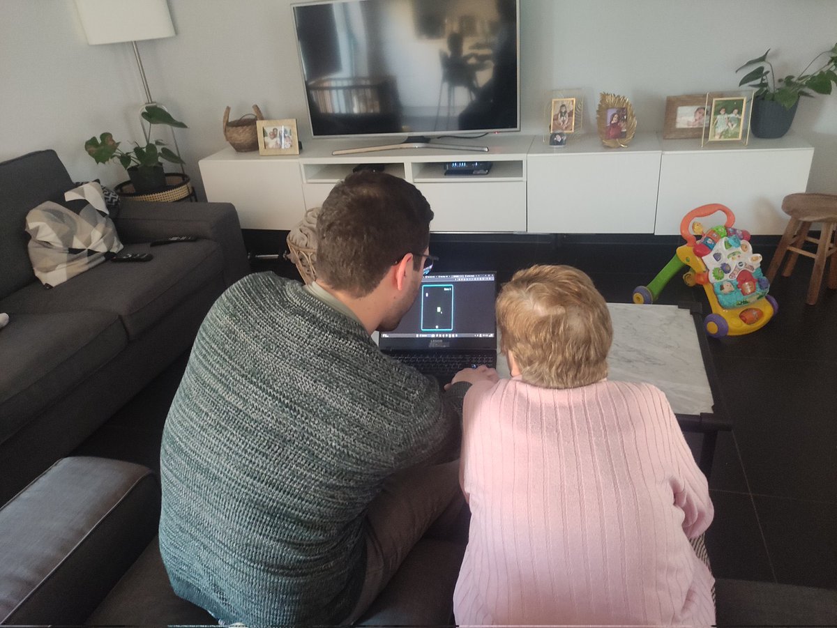 This picture just put a huge fucking smile on my face

People that don’t care about nfts are enjoying Block Dodger

Families are bonding over it

All ages are having fun

This is what makes all those hours we put in worth it

I told you we are here to push web3 forward

And