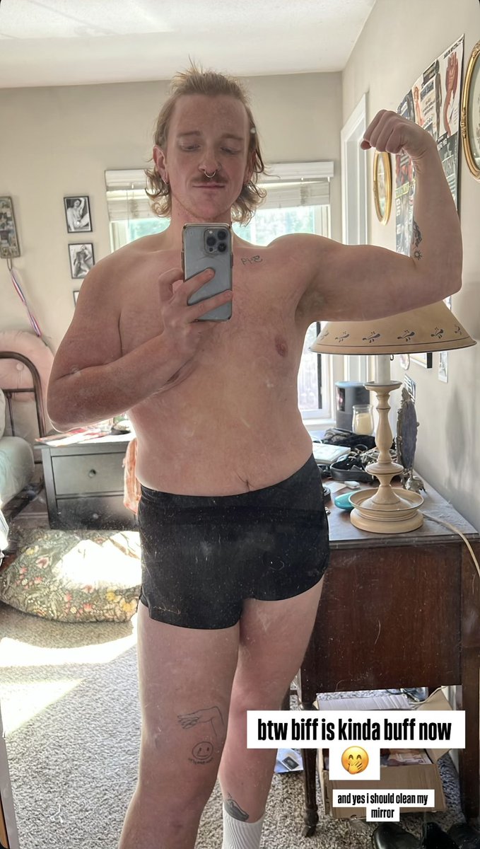 itsnotbiff's tweet photo. continually impressed with the progress i’ve made in the last 6 years. feeling so strong and sexy. #buffbiff #gay #weightloss https://t.co/tmt74BdnLK