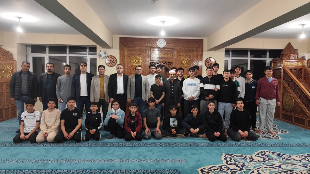 bismilmem's tweet photo. İlçe Müftümüz Dr. Enver POLATOĞLU ve İlçe Milli Eğitim Müdürümüz Abdulaziz DOĞAN'ın katılımlarıyla Selahaddin Eyyubi Anadolu İmam Hatip Lisesi’nde "İftarda Konuşalım" etkinliği gerçekleştirildi.

@tcmeb 
@RecepHasar44
@Murat4Kucukali 
@dogan_azz https://t.co/80xvBxXzCk