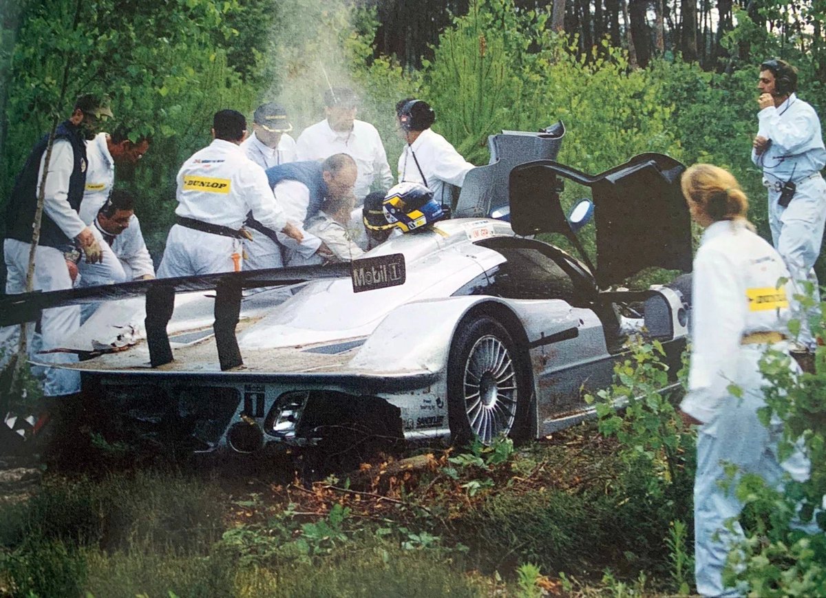 RSF_Motorsport's tweet photo. Peter Dumbreck / Christophe Bouchut / Nick Heidfeld, Mercedes-Benz CLR.
24 Hours of Le Mans, 1999.
#Endurance #LeMans24 #Dumbreck #Bouchut #Heidfeld #Mercedes https://t.co/oeQBgnRxQh