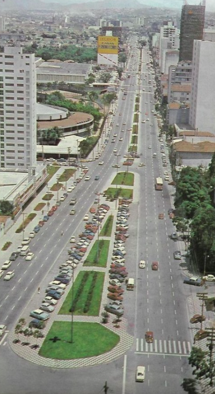 tvbrooklin's tweet photo. A sempre elegante Av Faria Lima, início anos 1970. #brooklin #campobelo #aeroporto #congonhas #chacarasantoantonio #moema #brooklinvelho #brooklinnovo #vilacordeiro #vilaolimpia #itaimbibi #cidadejardim #berrini #jardimaeroporto #altodaboavista #vivonobrooklin #tvbrooklin https://t.co/F2ILRQ4iXc