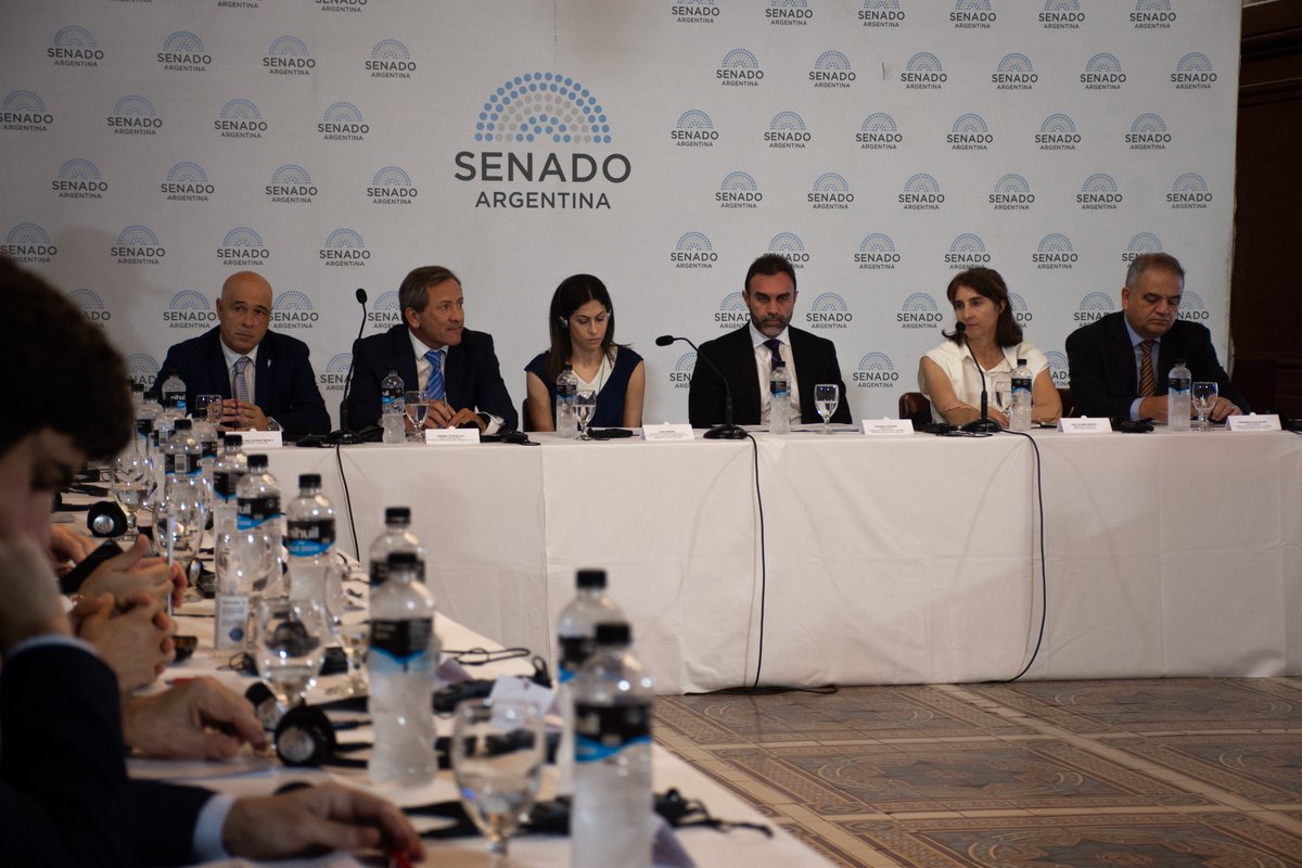 Con el auspicio de la <a href="/EmbajadaEEUUarg/">Embajada de EEUU en Argentina</a> y el apoyo del <a href="/SenadoArgentina/">Senado Argentina</a>, llevamos adelante el evento “Oficinas de Servicios Legislativos: Desarrollo de áreas de asesoramiento técnico en legislaturas provinciales” en el Congreso de la Nación.