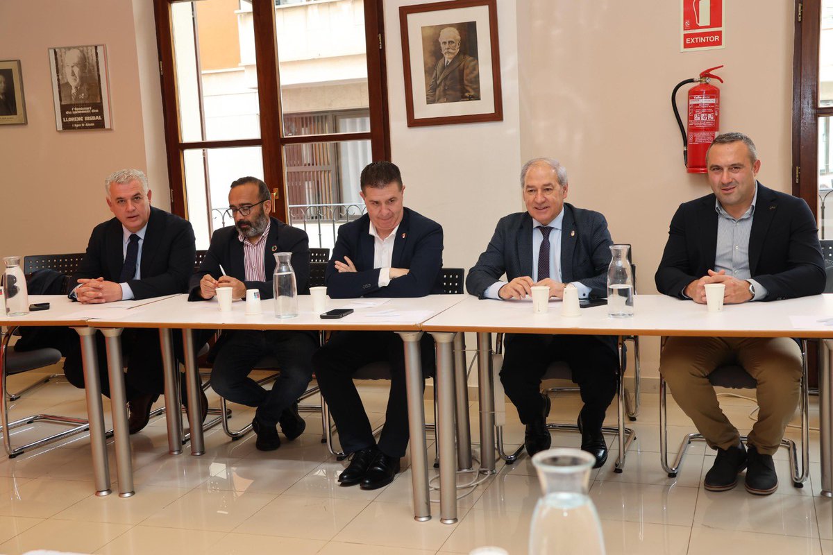 El vicepresidente para El Bierzo de la #DiputaciónDeLeón, Luis Alberto Arias, asiste a la reunión del Grupo Socialista en la VI Conferencia de Diputaciones, Cabildos y Consejos Insulares de la FEMP <a href="/fempcomunica/">FEMP</a> que se celebra en Palma de Mallorca