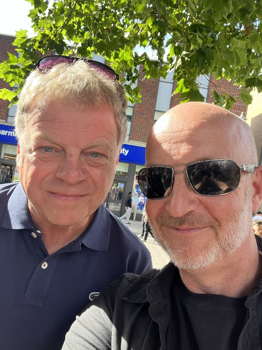 I knew harassing Kevin in Lincoln for a solid hour would work!! Welcome back <a href="/geneband_/">geneofficial</a> ….surely a warm up show at The Drill?!