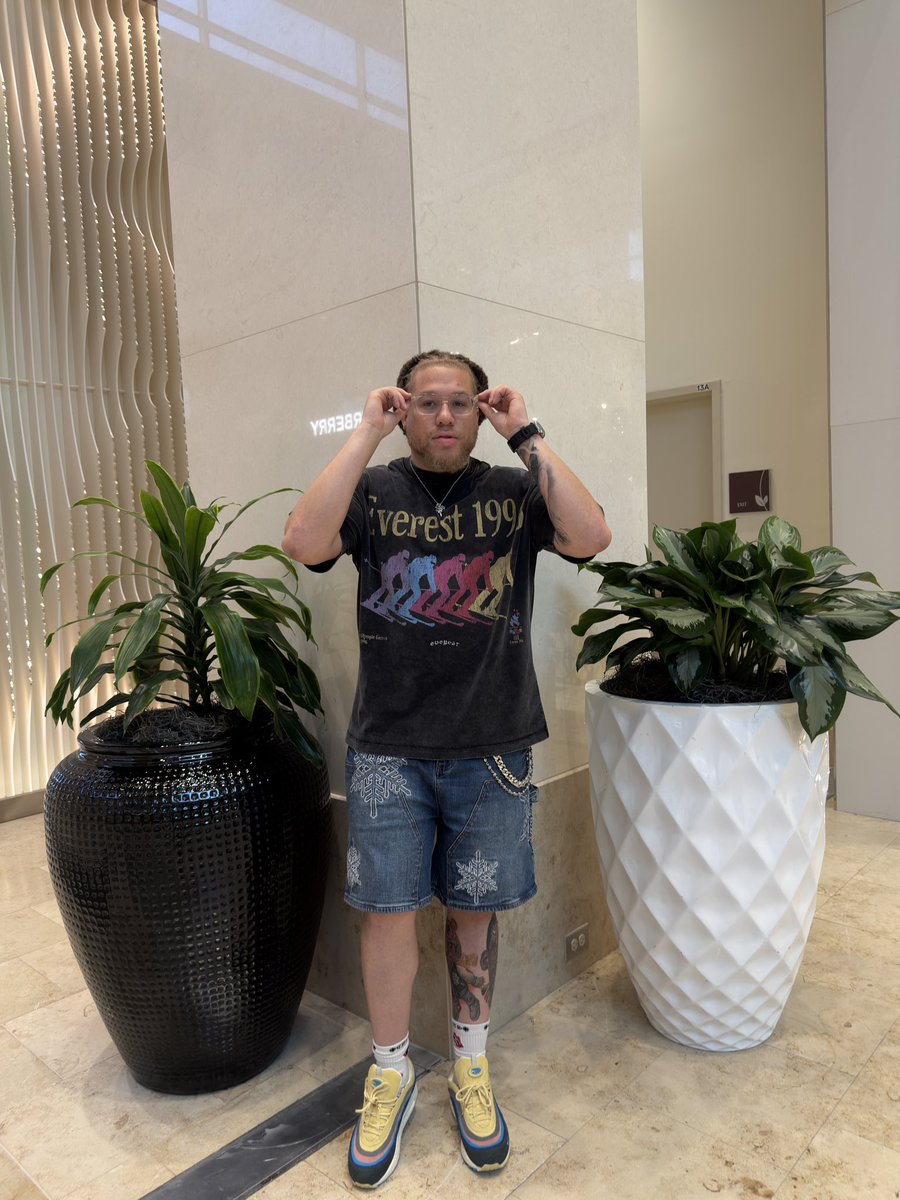 B.B TONY tweet media