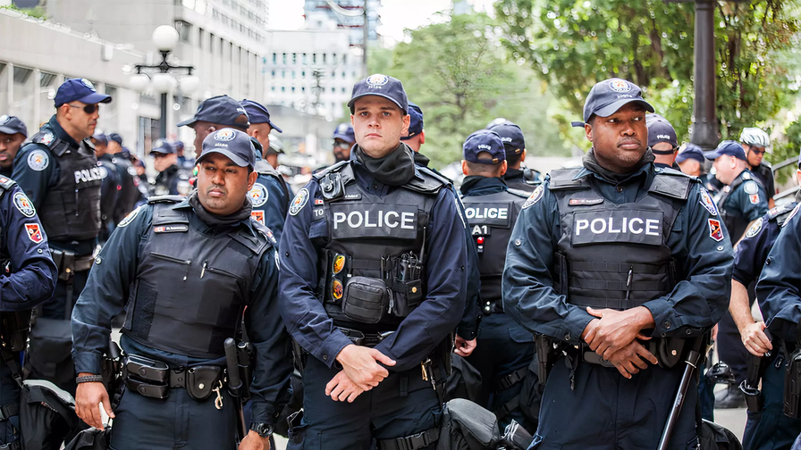 NetworkNerdy's tweet photo. Like if you support the police! 🚔💙 https://t.co/if4ErnF9bZ