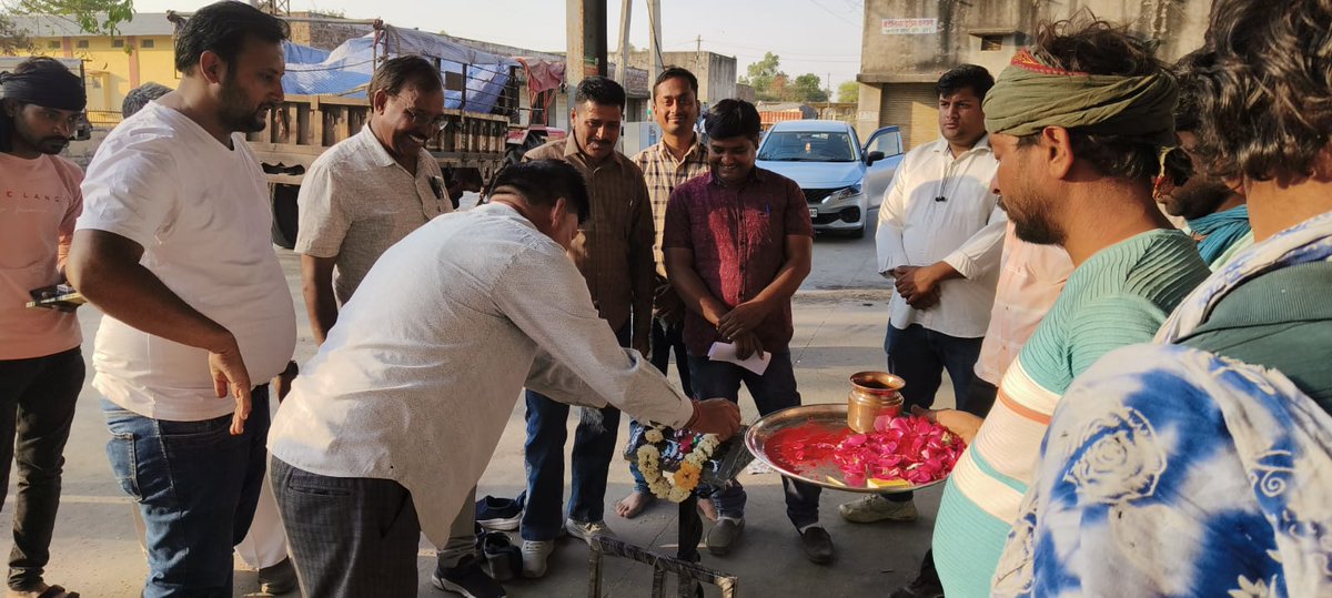 मंडल कार्यालय कोटा के अधीन खरीद केंद्र छबड़ा में RMS 2025-26 के तहत न्यूनतम समर्थन मूल्य (MSP) पर गेहूं खरीद प्रक्रिया आज दिनांक 20 मार्च 2025 से प्रारंभ कर दी गई है
🔹 न्यूनतम समर्थन मूल्य (MSP) पर गेहूं बेचने के लिए किसान पंजीकरण कराएं।
🔹 सभी आवश्यक दस्तावेज साथ लाना न भूलें