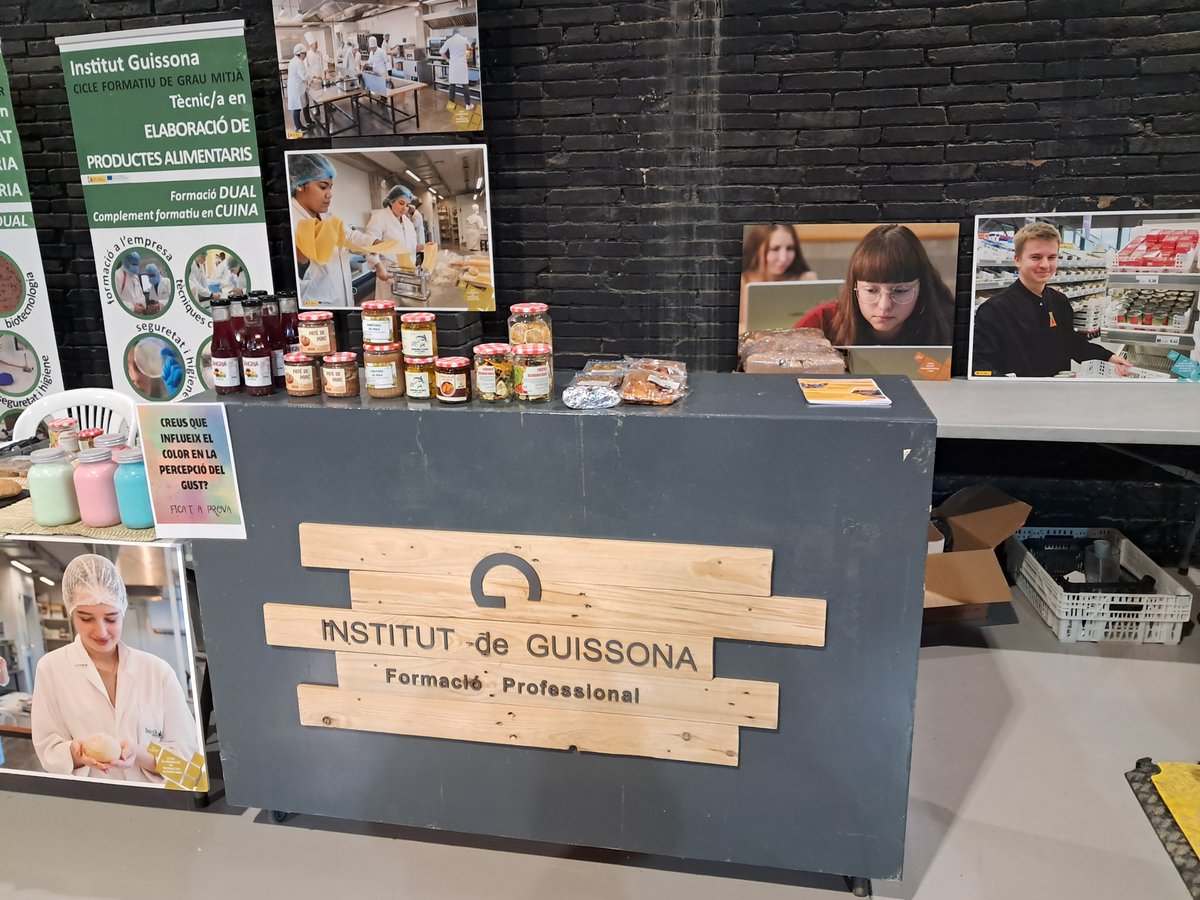 L'Institut de Guissona presenta la seva oferta formativa a la Fira  Estudies &amp; Treballes de Tàrrega.

L'Institut de Guissona ha tingut una destacada participació a la recent edició de la Fira Estudies &amp; Treballes, celebrada el passat 19 de març al recinte municipal de Cal Trepat