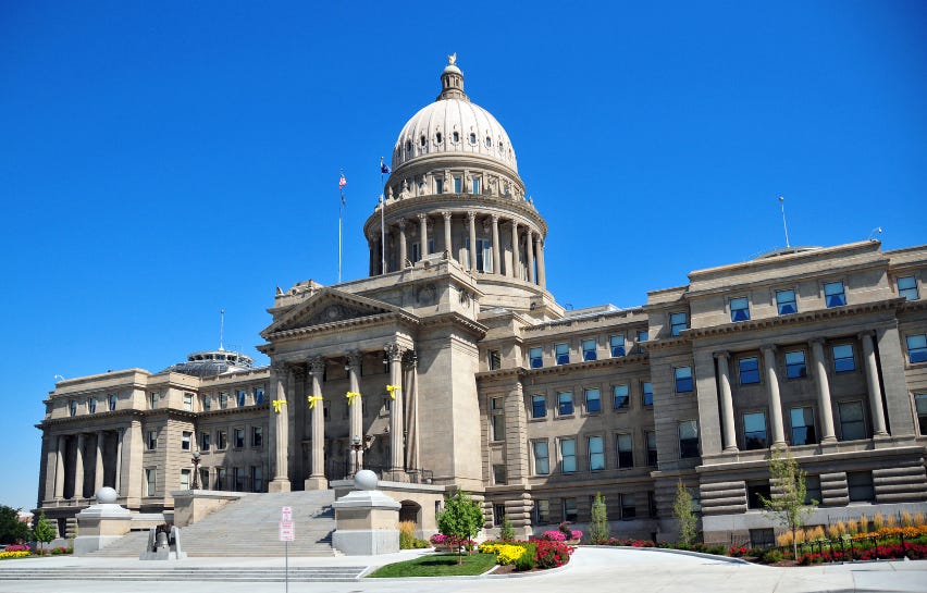 WTPatriotsUSA's tweet photo. HUGE news out of Idaho, where the legislature just passed the Medical Freedom Act, banning discrimination on the basis of personal medial decisions. Special thanks to @LeslieManookian, who was instrumental in getting it passed.  Read more here: https://t.co/78wsymrNM6 https://t.co/hdcbYSIs5h