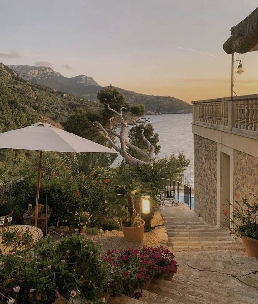 seninle herkesten uzak bir sahil kasabasında