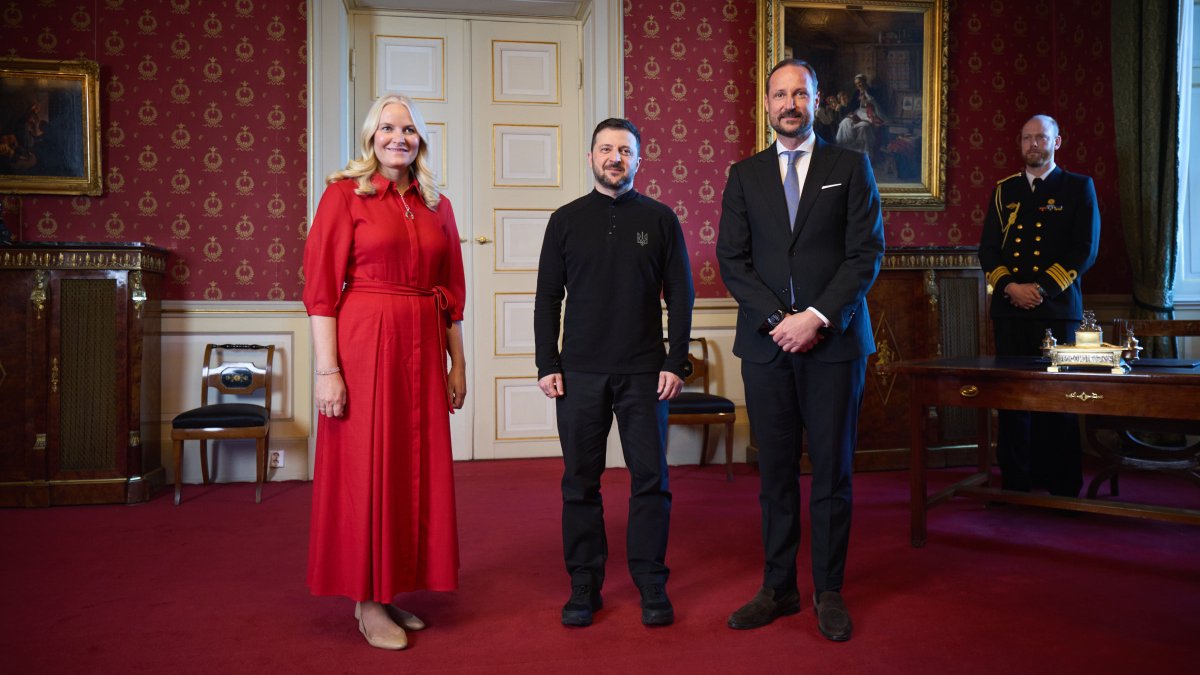 I am grateful to Crown Prince Regent Haakon and Crown Princess Mette-Marit of Norway for the audience.

We discussed strengthening cultural ties between our countries and further support for the Grain from Ukraine humanitarian initiative.

All of us in Ukraine deeply appreciate