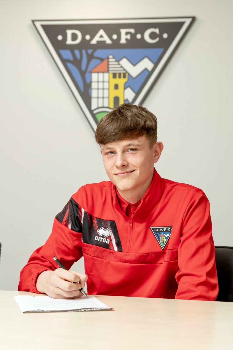 officialdafc's tweet image. Sixteen year old goalkeeper, and lifelong Pars fan, Thomas Margetts has signed his first professional contract with Dunfermline Athletic 🏁

ℹ️ tinyurl.com/4vsds68x