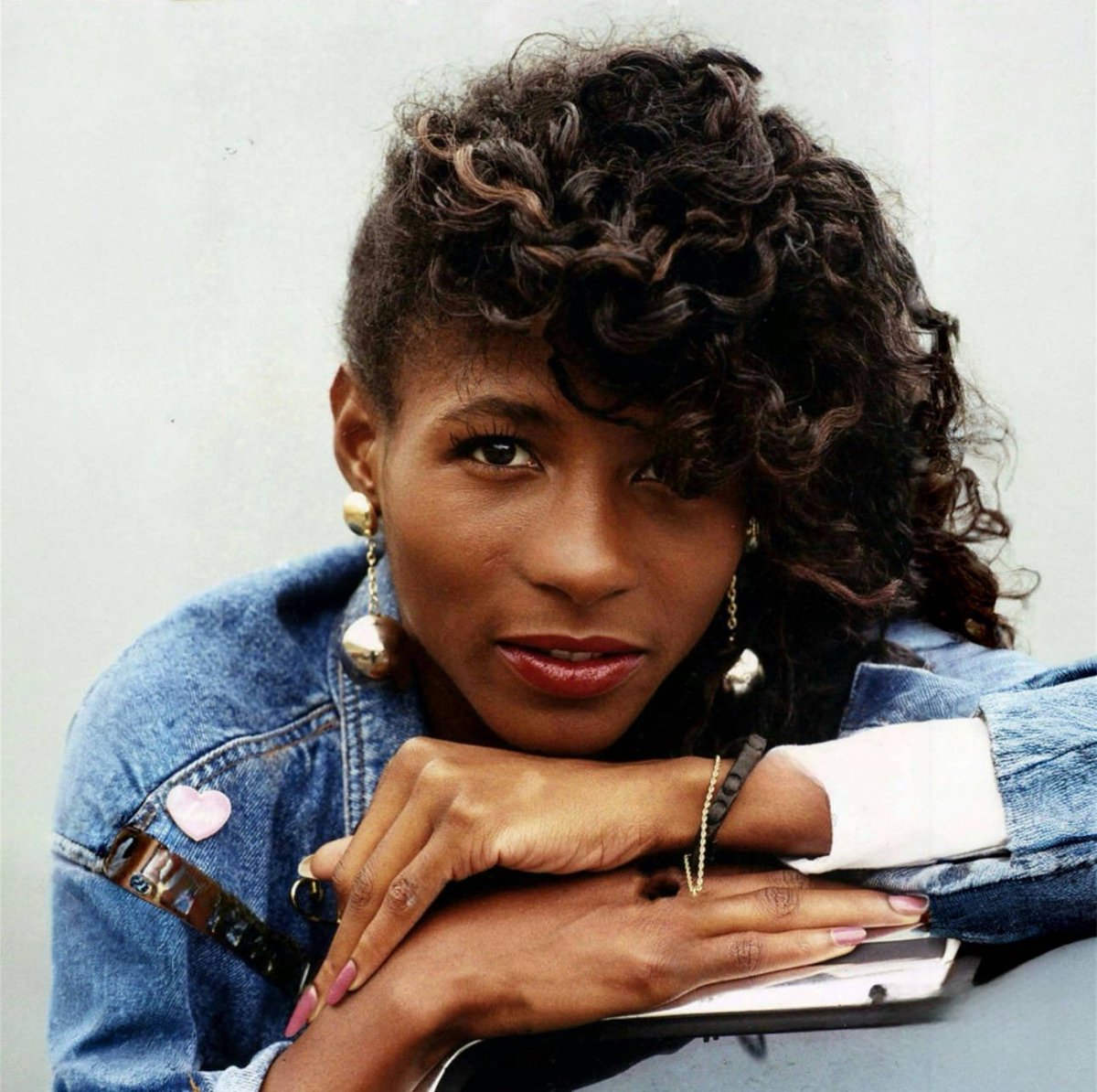 18th of March 1990: This little girl had no idea! Gosh, to have known then what I know now. So many things would be different and better.... BUT some things may have been worse! 

Would you find out what happens in your future if you could? Or would it spoil things by knowing?