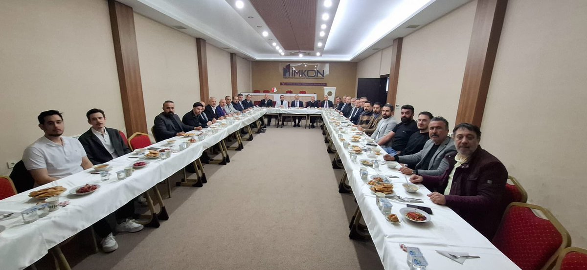 TelliogluTahir's tweet photo. Konfederasyonumuzun Ankara’daki Dernek Başkanları ve yönetim kurulu üyeleriyle iftarda bir araya geldik. 

İftar sonrası, üyelerimizin yaşadığı güncel ve genel problemleri istişare ettik. https://t.co/9XvQx3TZBu