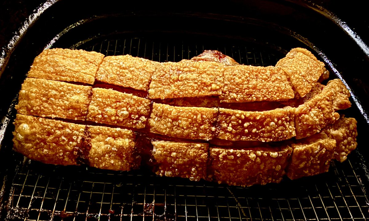 Pink pig eating pork belly 🐷 😋