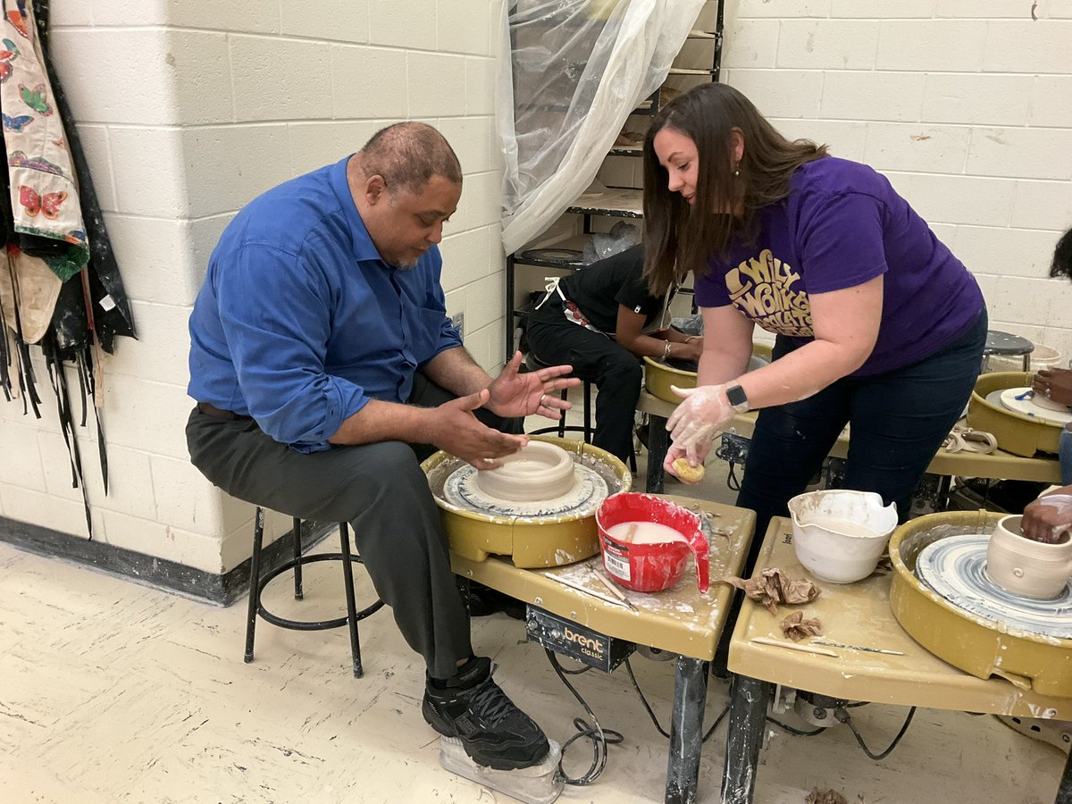 It’s always a great time when you visit Ms. Wood’s visual arts classes. Even Dr. Blackwell got in on the fun. 💙