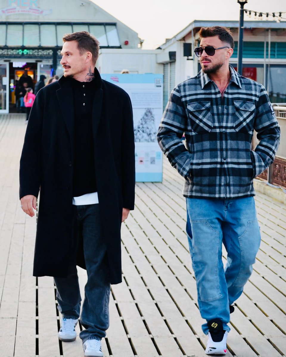 So much has happened, yet so much is still to come 👀

What's your favourite Blue song? 💙

#musicfans #musiclovers #officialblue #simonwebbe #duncanjames #leeryan #antonycosta #breatheeasy