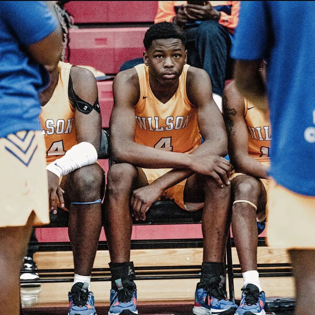Brandon Dunn (@bdunnsports) on Twitter photo Big news:
Local standout and 2027 <a href="/_wilsonmbb/">Wilson Tigers MBB</a> star <a href="/thejoshleonard7/">Joshua Leonard</a> has been tabbed the 2025 South Carolina Gatorade Player of the Year.
The small forward holds offers from <a href="/GamecockMBB/">Gamecock Men's Basketball</a> <a href="/ClemsonMBB/">Clemson Basketball</a> and UCF.
<a href="/iamcoache_/">Coach English</a> Big news:
Local standout and 2027 <a href="/_wilsonmbb/">Wilson Tigers MBB</a> star <a href="/thejoshleonard7/">Joshua Leonard</a> has been tabbed the 2025 South Carolina Gatorade Player of the Year.
The small forward holds offers from <a href="/GamecockMBB/">Gamecock Men's Basketball</a> <a href="/ClemsonMBB/">Clemson Basketball</a> and UCF.
<a href="/iamcoache_/">Coach English</a>
