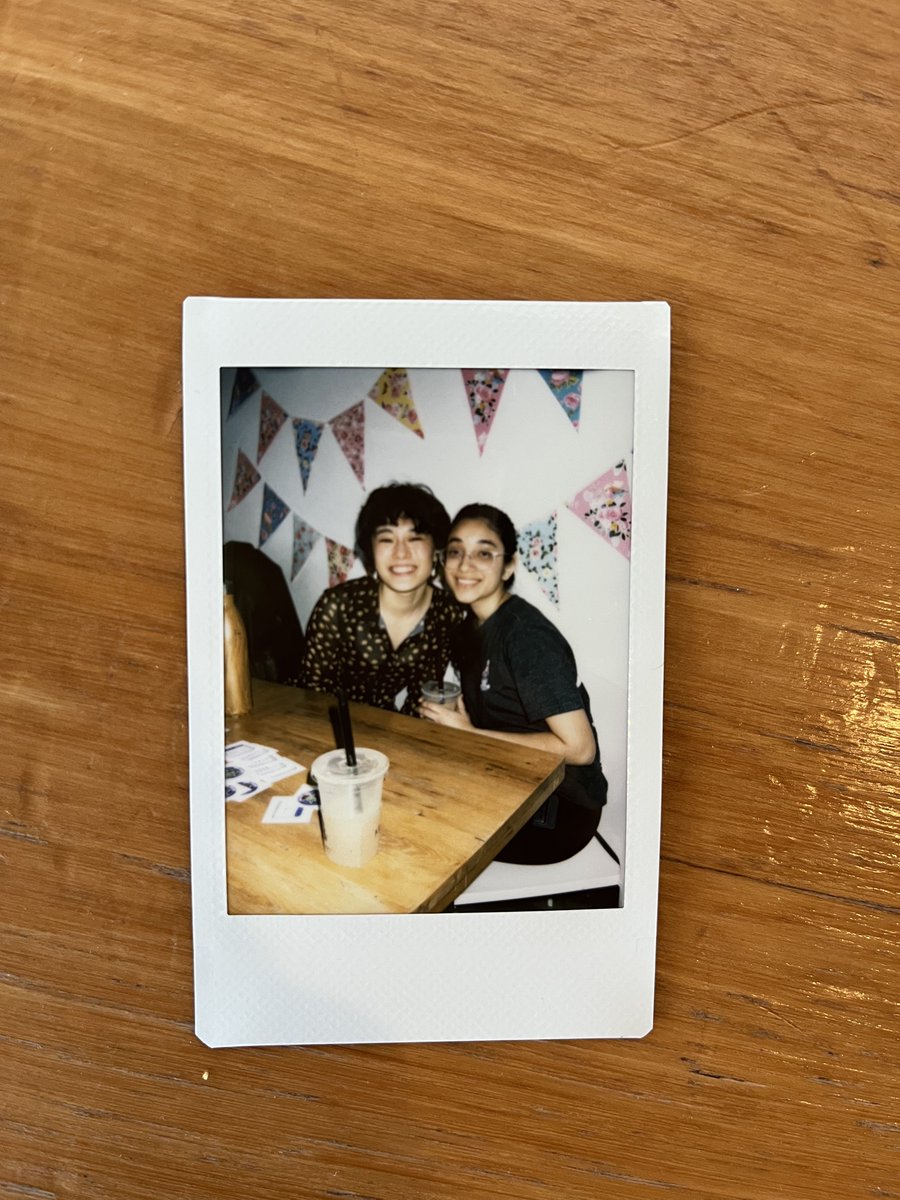 gabrielle_foss's tweet image. 🧋 was consumed, friends were made, energy was created @socraticainfo symposium w/ @cansbridgeproj