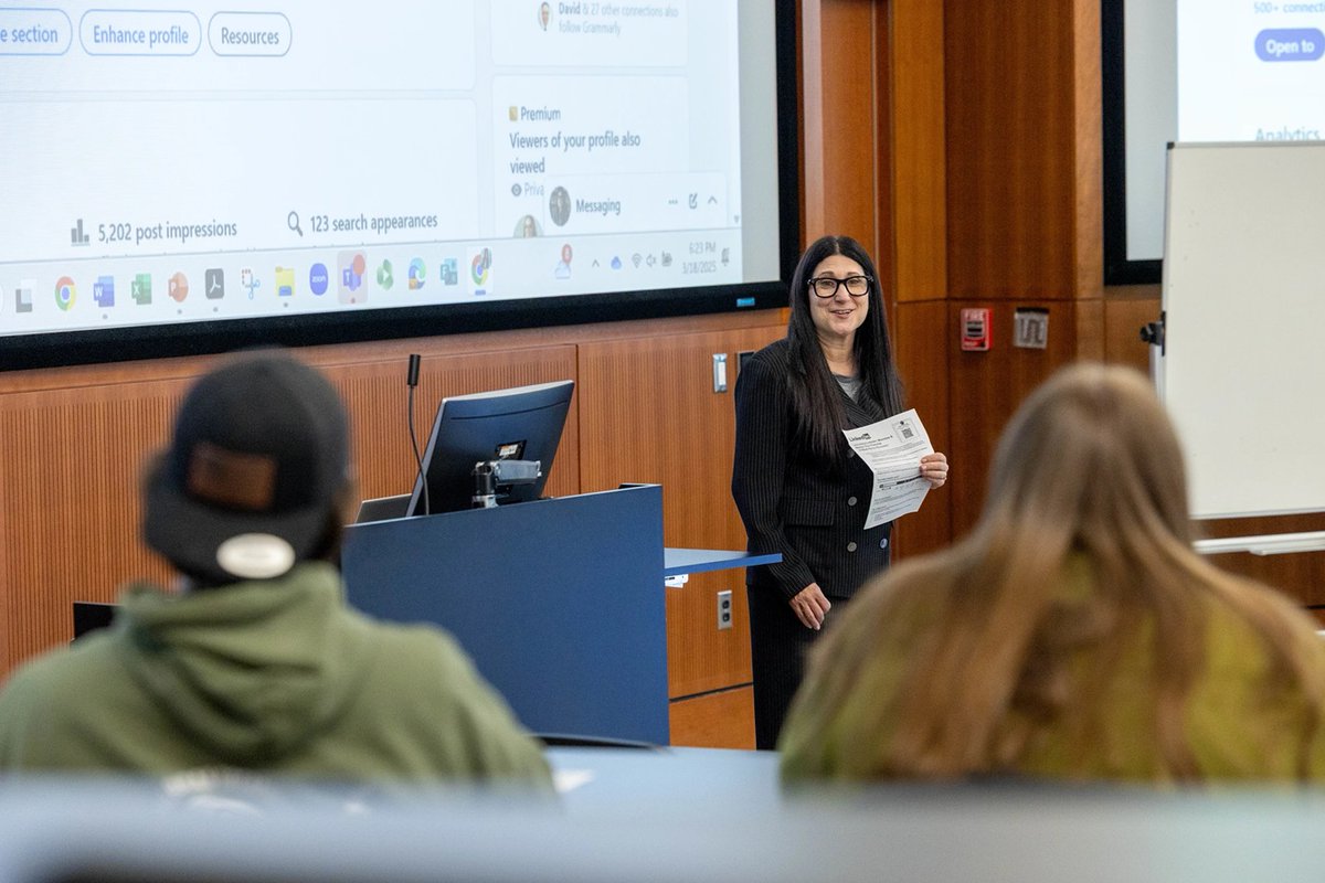 GPS_Stonehill's tweet image. Had an amazing LinkedIn workshop this week! 🚀 We covered 13 key elements to optimize your profile, attract recruiters, & network like a pro. Plus, attendees got a FREE headshot! 📸 #LinkedInTips #JobSearch #Networking #CareerGrowth #ProfessionalDevelopment #StonehillGPS