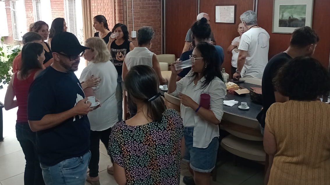 Proud to announce that three of our <a href="/ianigla/">IANIGLA - CONICET</a> paleontologists (2 from our group 🙌) received Honorary Membership medals from the Asociación Paleontológica Argentina <a href="/Apaleontologica/">Asociación Paleontológica Argentina</a>. Huge congrats to Esperanza Cerdeño, Mercedes Prámparo, and Claudia Rubinstein 👏
<a href="/CONICETMendoza/">CONICET Mendoza</a>