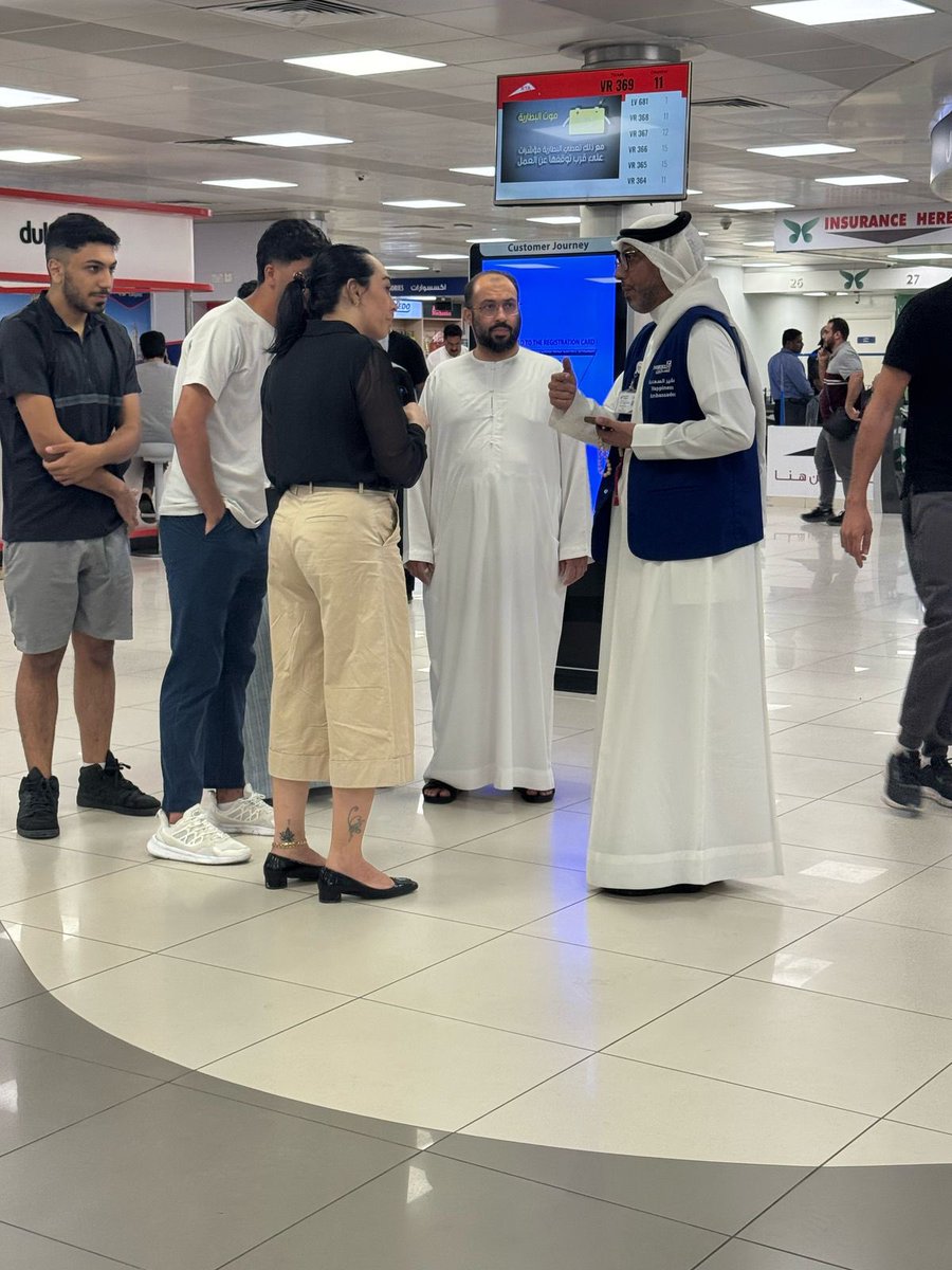 HHShkMohd's tweet image. في تقرير حديث وصلني للمتسوق السري .. ومن مركز خدمة العملاء لفحص وتسجيل المركبات في القصيص.. تابعنا يوسف محمد عبدالله .. شاب مجتهد .. بشوش .. مبادر لخدمة الناس .. حريص على إنجاز معاملاتهم .. يلتف حوله المتعاملون ويشكرونه على خدمته . 

تحية ليوسف .. نحن نتابعك .. ونتابع غيرك من…