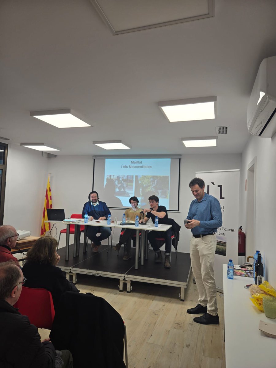 Amics de la Bressola (@amicsbressola) on Twitter photo Comencem la conferència "Maillol i els noucentistes", amb Eric Forcada i Raül Garrigasait, presentat per en Lluís Dagues al <a href="/CCLleidata/">Centre Comarcal Lleidatà</a>, organitzada pels <a href="/amicsbressola/">Amics de la Bressola</a> i <a href="/grup_mirmanda/">mirmanda</a>. El president del Amics <a href="/lourdouiribot/">Geoffroy Lourdou i Ribot</a> dóna la benvinguda. Comencem la conferència "Maillol i els noucentistes", amb Eric Forcada i Raül Garrigasait, presentat per en Lluís Dagues al <a href="/CCLleidata/">Centre Comarcal Lleidatà</a>, organitzada pels <a href="/amicsbressola/">Amics de la Bressola</a> i <a href="/grup_mirmanda/">mirmanda</a>. El president del Amics <a href="/lourdouiribot/">Geoffroy Lourdou i Ribot</a> dóna la benvinguda.