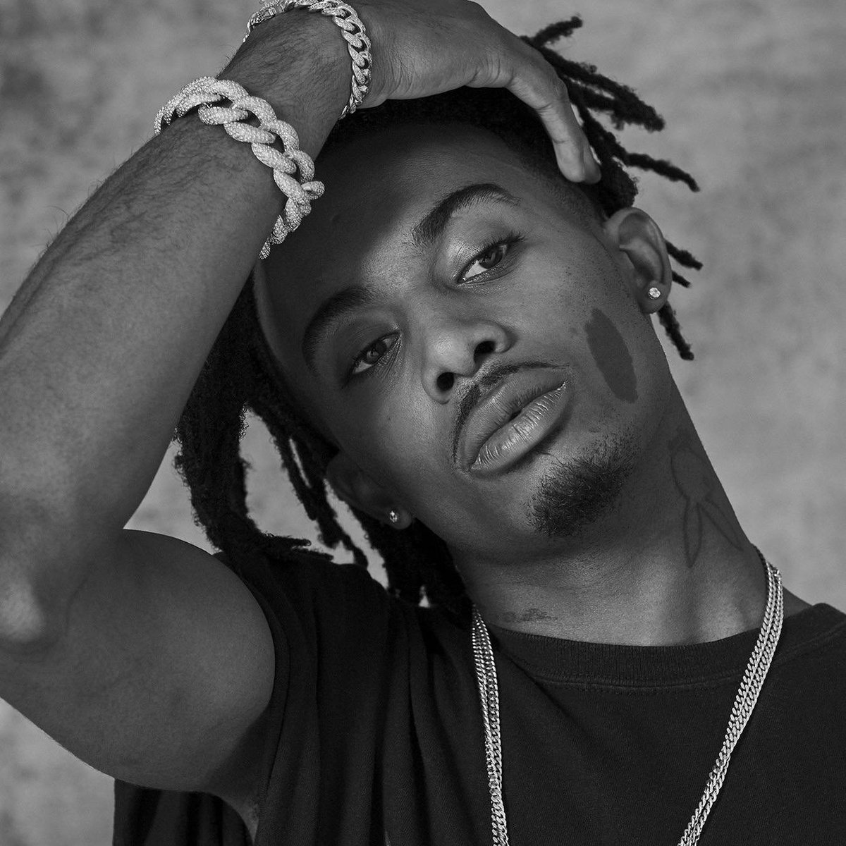 chart data tweet media