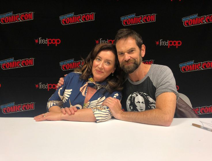 point_blank1959's tweet image. Duncan Lacroix with Maria Doyle Kennedy at the NYCC 2019. Love them both. 🤩🥰🤗  -  Janet Canning @batgrrly #duncanlacroix #mariadoylekennedy #NYCC2019