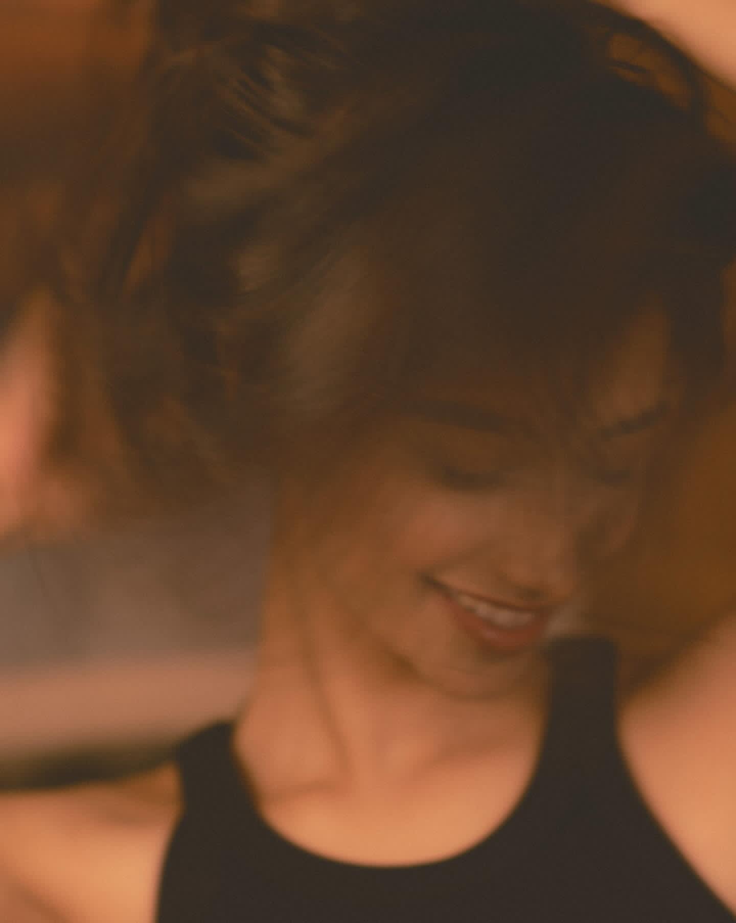 GmgQMWSaEAA9ZG4?format=jpg&name=large