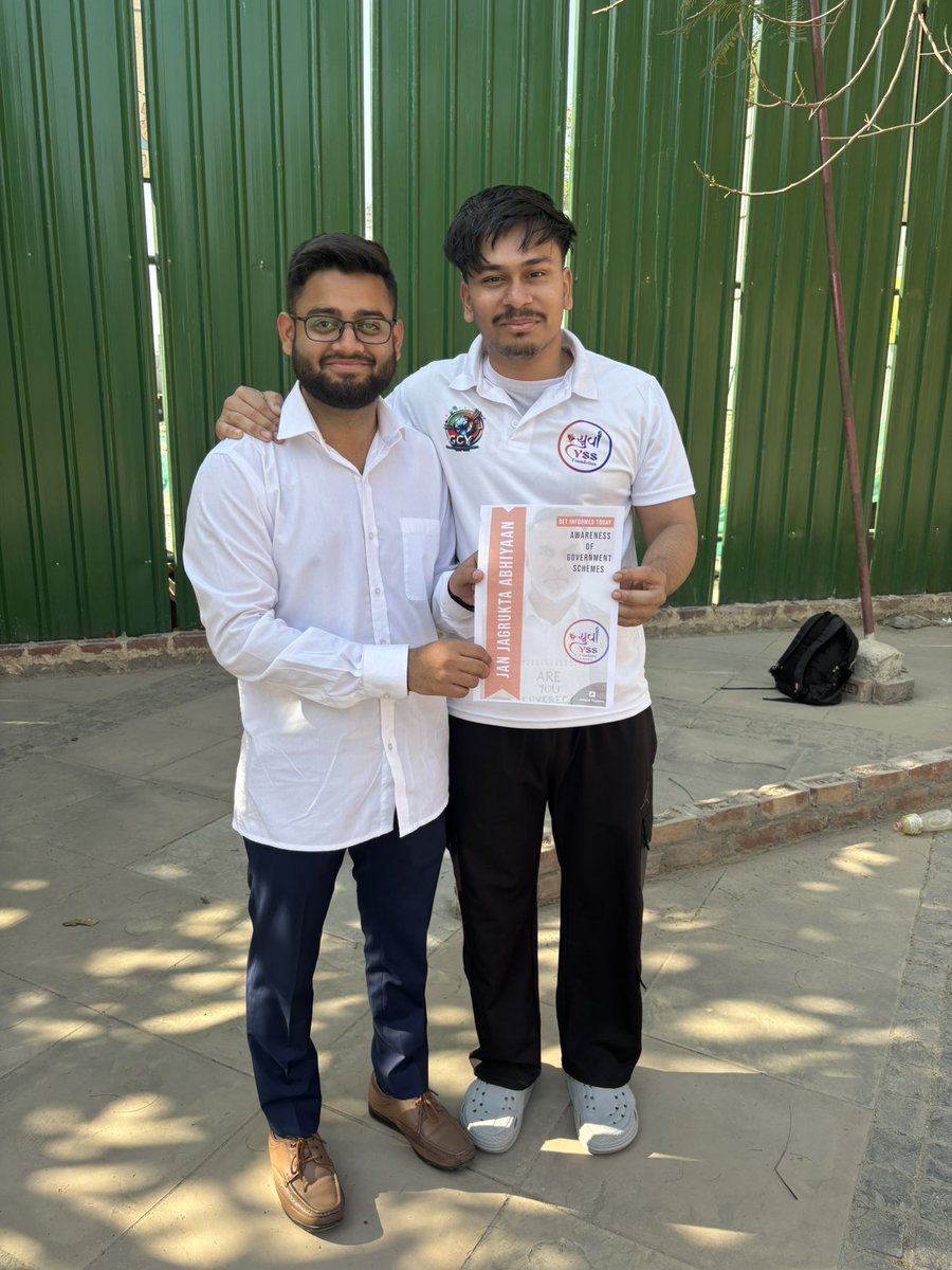 AnmolSaini___'s tweet photo. #yss_AnmolSaini
Proud to be a part of the YSS Foundation! As volunteers, we hosted the Jan Jagrukta Abhiyan, engaging with the community and spreading awareness about government schemes and policies. Empowering people through information is the first step toward positive change https://t.co/wzGWsnkTOt