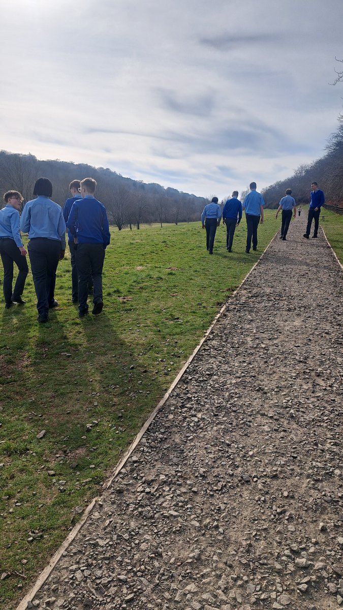MusicFernhill's tweet photo. Wellbeing walk in the sunshine. ππ#friendship #wellbeing #sunshine #beingactive @FernhillSchool https://t.co/itHtZJHBPq