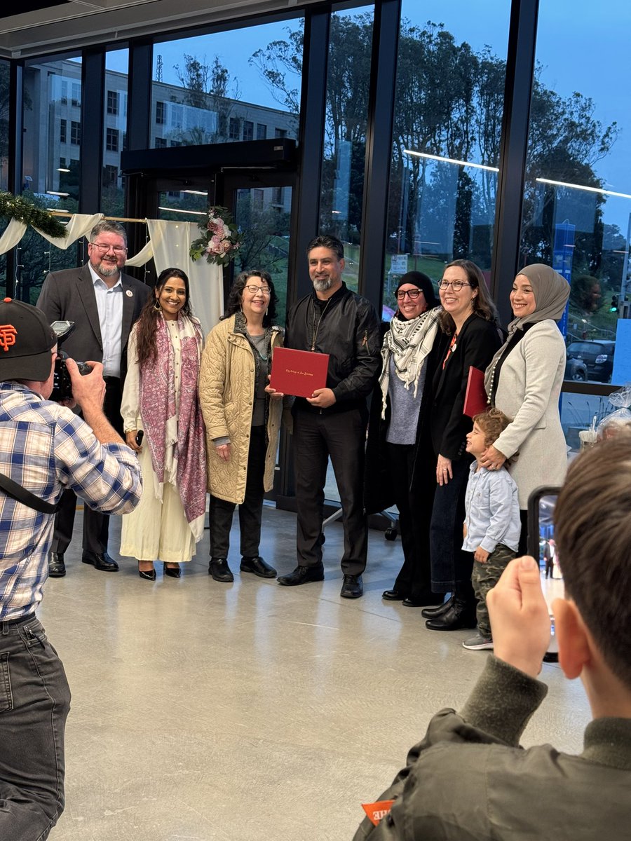 Had a lovely time at <a href="/OfficialCCSF/">City College of San Francisco</a>’s 3rd annual Ramadan Iftar last night! 

Kudos to my friend <a href="/Aliyachisti/">Aliya Chisti 艾麗雅, CCSF Board Trustee</a>, San Francisco’s first ever elected Muslim official, for getting this Iftar tradition started. 

🤲🏼🌙