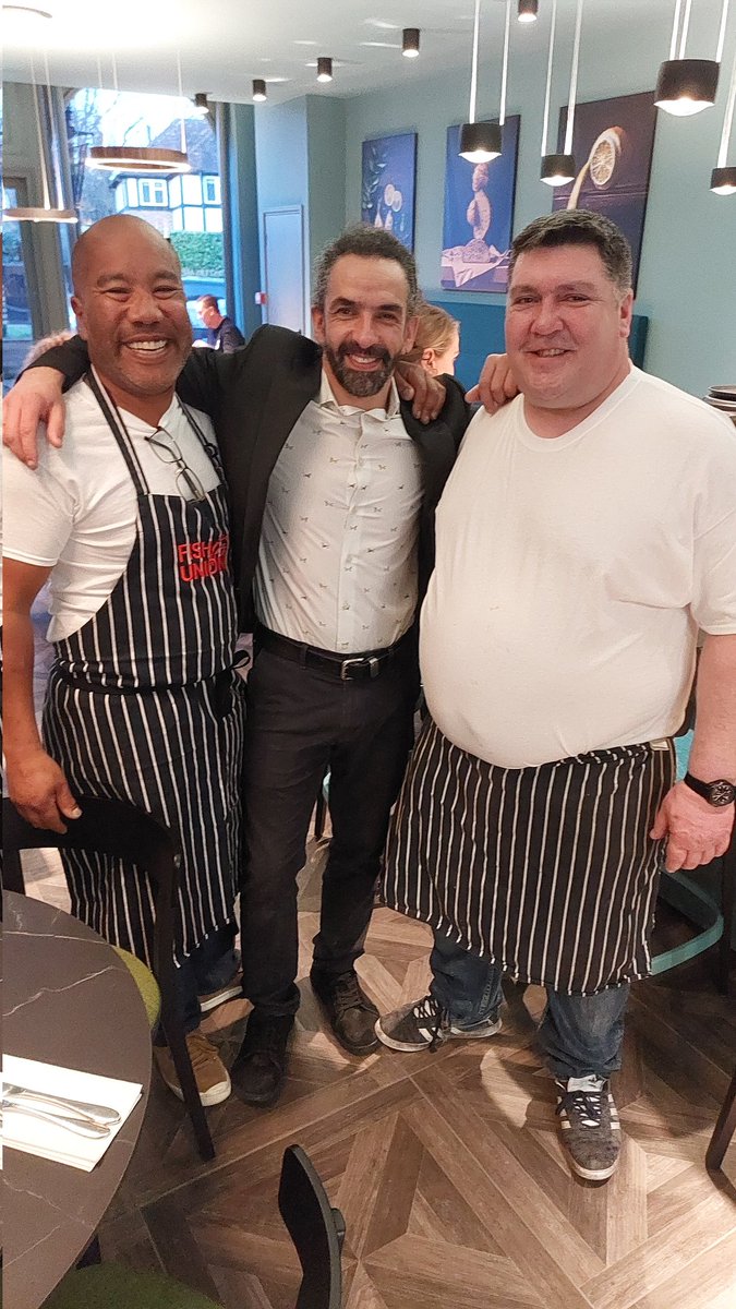 BR7BR5BR1News's tweet photo. Fish Union, Royal Parade, Chislehurst is back!
And it's looking better than ever!
And it's getting very booked up!
https://t.co/DGTqaMh5nT
#fishunion https://t.co/IjTRnhoDqk