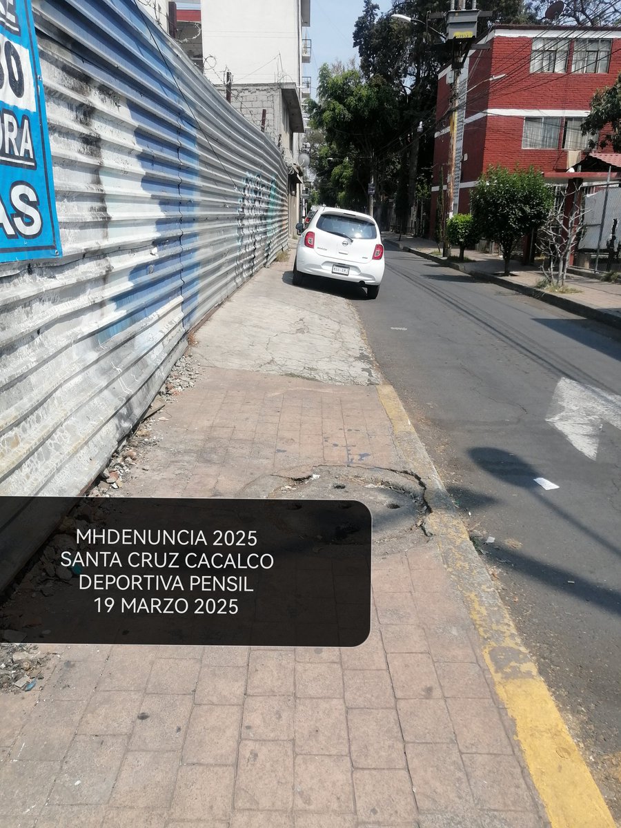 MHdenuncia's tweet photo. Por enésima vez reportamos a #Banqueteros en la calle #SantaCruzCacalco colonia #DeportivaPensil Aparte de que cometen una infracción vial, ponen en riesgo a peatones @ClaraBrugadaM @SSC_CDMX @UCS_GCDMX @OVIALCDMX @mauriciotabe https://t.co/9MesIq2DTg