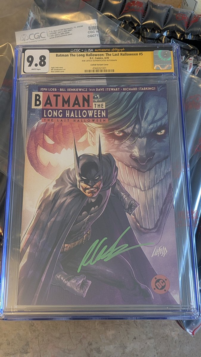 EricWritesWords's tweet photo. So stoked for my first CGC submission! Thank you @CGCComics and thank you to the essential @robertliefeld for his killer @Whatnot show and undying craft! https://t.co/AlQp0kg8eh