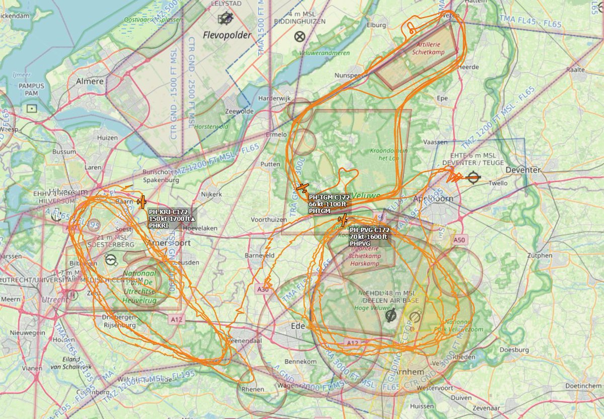 bjfloor's tweet photo. Luchtverkenners van de brandweer op pad boven de Veluwe en Utrechtse Heuvelrug
Lees verder op:
https://t.co/mkFXojHVVd
#EHTE #Teuge #SpecialAirService #Brandweer #Luchtverkenner #Veluwe #UtrechtseHeuvelrug https://t.co/byJUU76AaJ
