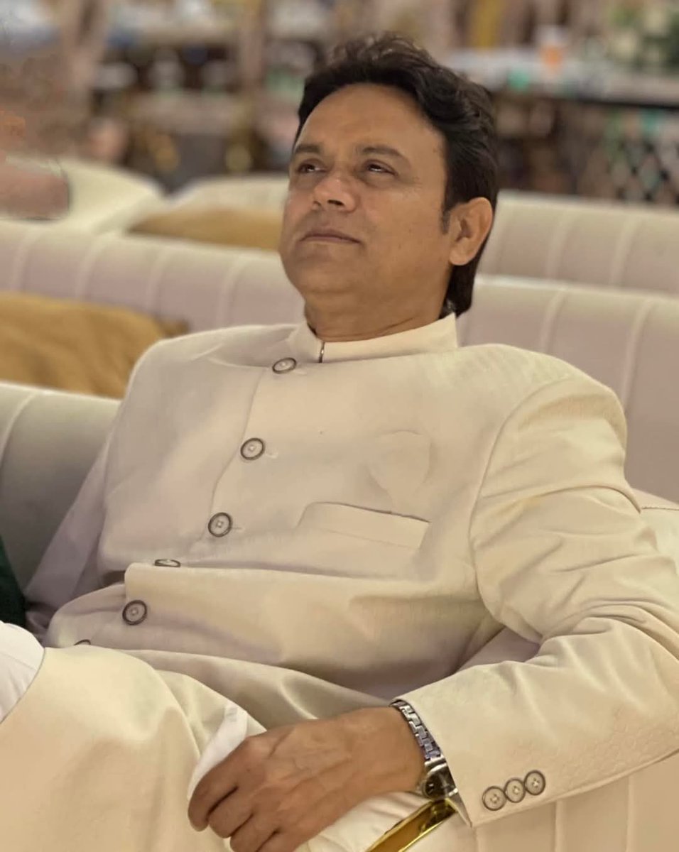 SherMohammadRo6's tweet image. बाराबंकी जिला कांग्रेस कमेटी के अध्यक्ष के रूप में पुनर्नियुक्ति पर  मोहम्मद मोहसिन साहब  @MuhdMohsin6 को दिली मुबारकबाद और नेक शुभकामनाएँ।

आपका नेतृत्व कांग्रेस संगठन को और मजबूती प्रदान करे, यही दुआ है बहुत-बहुत मुबारकबाद आपको। 
💐💐💐💐 #congratulationschallenge