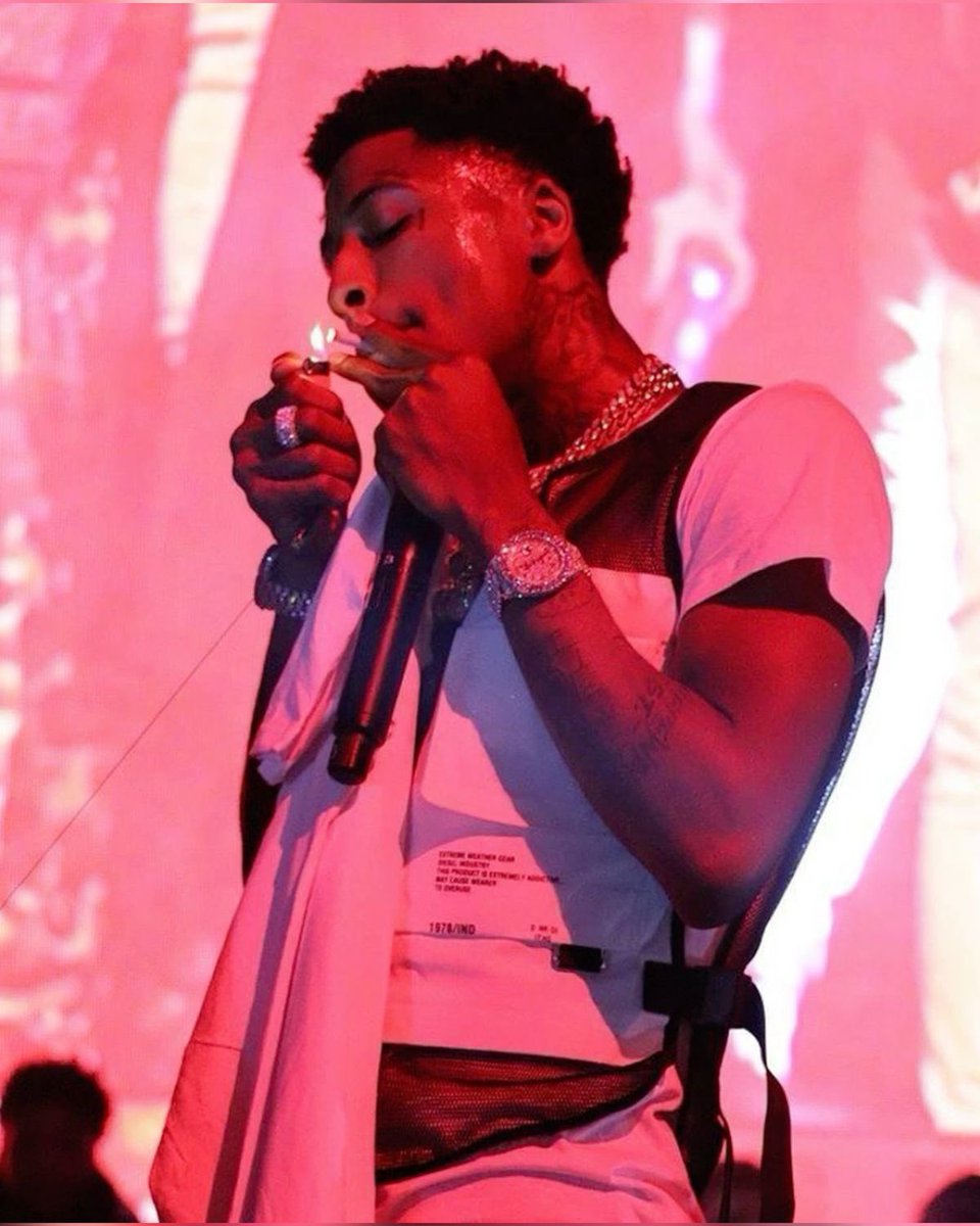 O momento mais aguardado dos fãs está chegando.
NBA YoungBoy será solto da prisão daqui 37 dias. 💚

YB não faz show desde dezembro de 2020. Gostariam de uma turnê dele ? Ou até mesmo um show no Brasil? 

#FreeYoungBoy