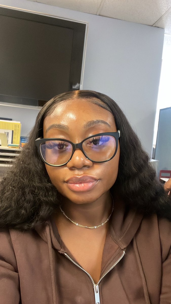 lovenextdoor__'s tweet photo. My eyes are big so lash extensions will always look great on me 🩷 https://t.co/pWAYXpuD6T