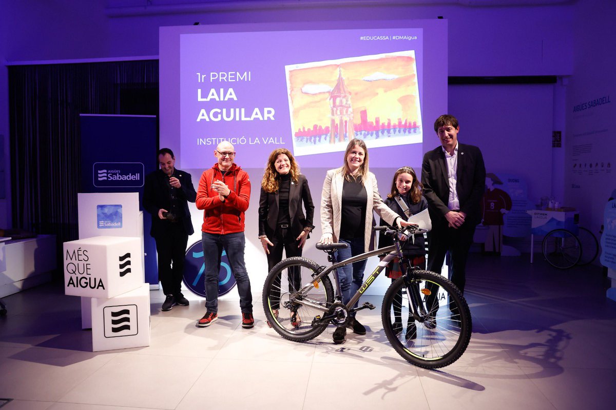 AiguesSabadell's tweet photo. Avui hem celebrat amb la comunitat educativa de #Sabadell l’acte del Dia Mundial de l’Aigua! 

Hem lliurat els premis del #ConcursDibuixCASSA

Aquest any més de 5.000 estudiants de Sabadell han participat a les activitats educatives de l’#EDUCASSA

#diamundialdelaigua #DMAigua https://t.co/SZ8l8DgwHQ