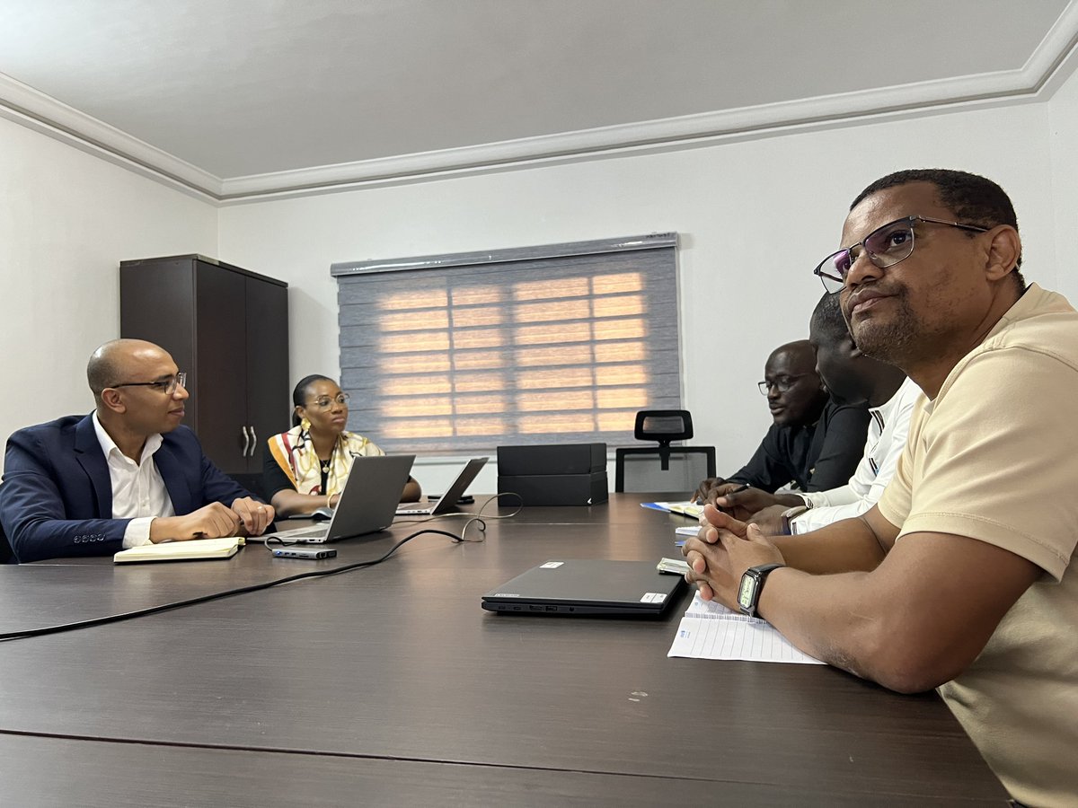 UNICEF Benin (@unicef_benin) on Twitter photo ✅ Plus de 20 000 élèves impactés par les 15 salles numériques entièrement équipées et connectées grâce à <a href="/VINCIEnergies/">VINCI Energies</a>.
Tous ravis que ce programme épouse la #Vision2060 du <a href="/gouvbenin/">Gouvernement du Bénin 🇧🇯</a>: former les enfants, adolescents et jeunes au numérique et développer leur plein potentiel. ✅ Plus de 20 000 élèves impactés par les 15 salles numériques entièrement équipées et connectées grâce à <a href="/VINCIEnergies/">VINCI Energies</a>.
Tous ravis que ce programme épouse la #Vision2060 du <a href="/gouvbenin/">Gouvernement du Bénin 🇧🇯</a>: former les enfants, adolescents et jeunes au numérique et développer leur plein potentiel.