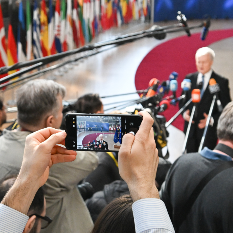 EUCouncil's tweet photo. That’s a wrap for #EUCO!

EU leaders discussed:
📌 Ukraine
📌 Middle East
📌 competitiveness
📌 European defence and security
📌 MFF 2028-2034
📌 migration
📌 oceans
📌 multilateralism
📌 Western Balkans

See main results for more ⬇️
https://t.co/JGmJY82TZO