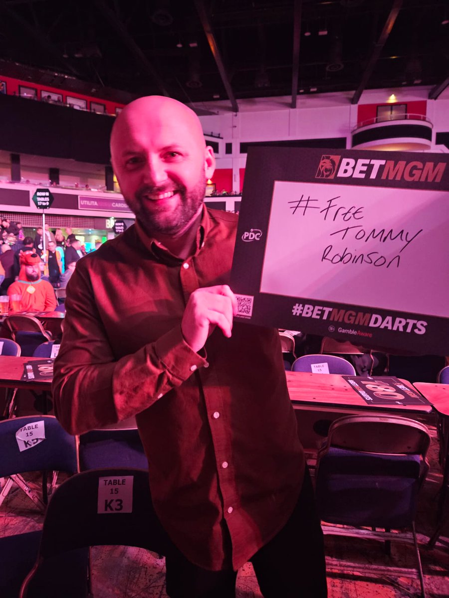 Premier league darts in Cardiff <a href="/TRobinsonNewEra/">Tommy Robinson 🇬🇧</a> <a href="/liamtuffs1/">Liam Tuffs</a> <a href="/ezralevant/">Ezra Levant 🍁🚛</a>