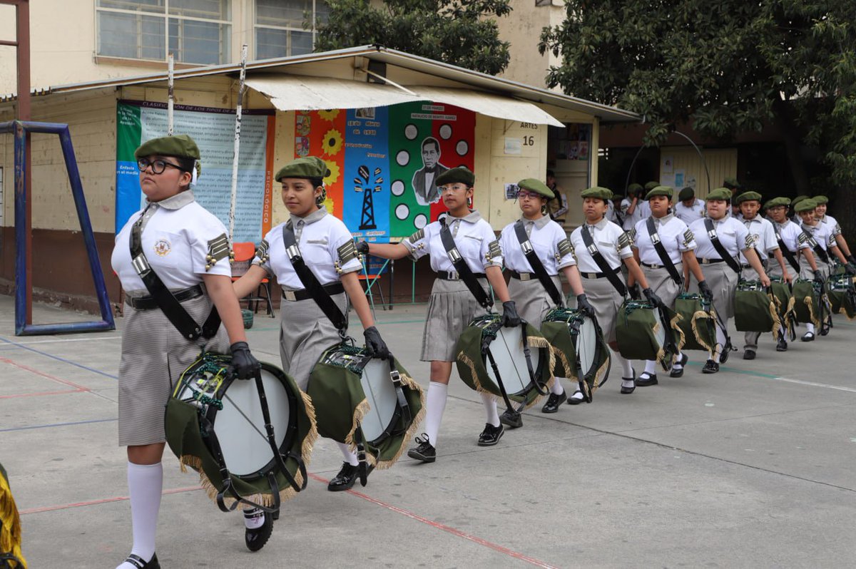 🚸Arrancamos el proyecto comunitario "Convivencia, paz y seguridad escolar en las escuelas de Álvaro Obregón".

A través de talleres y más actividades, fomentaremos el trabajo en equipo, la prevención y la salud mental en nuestra comunidad estudiantil.
#EscuelasSeguras360
