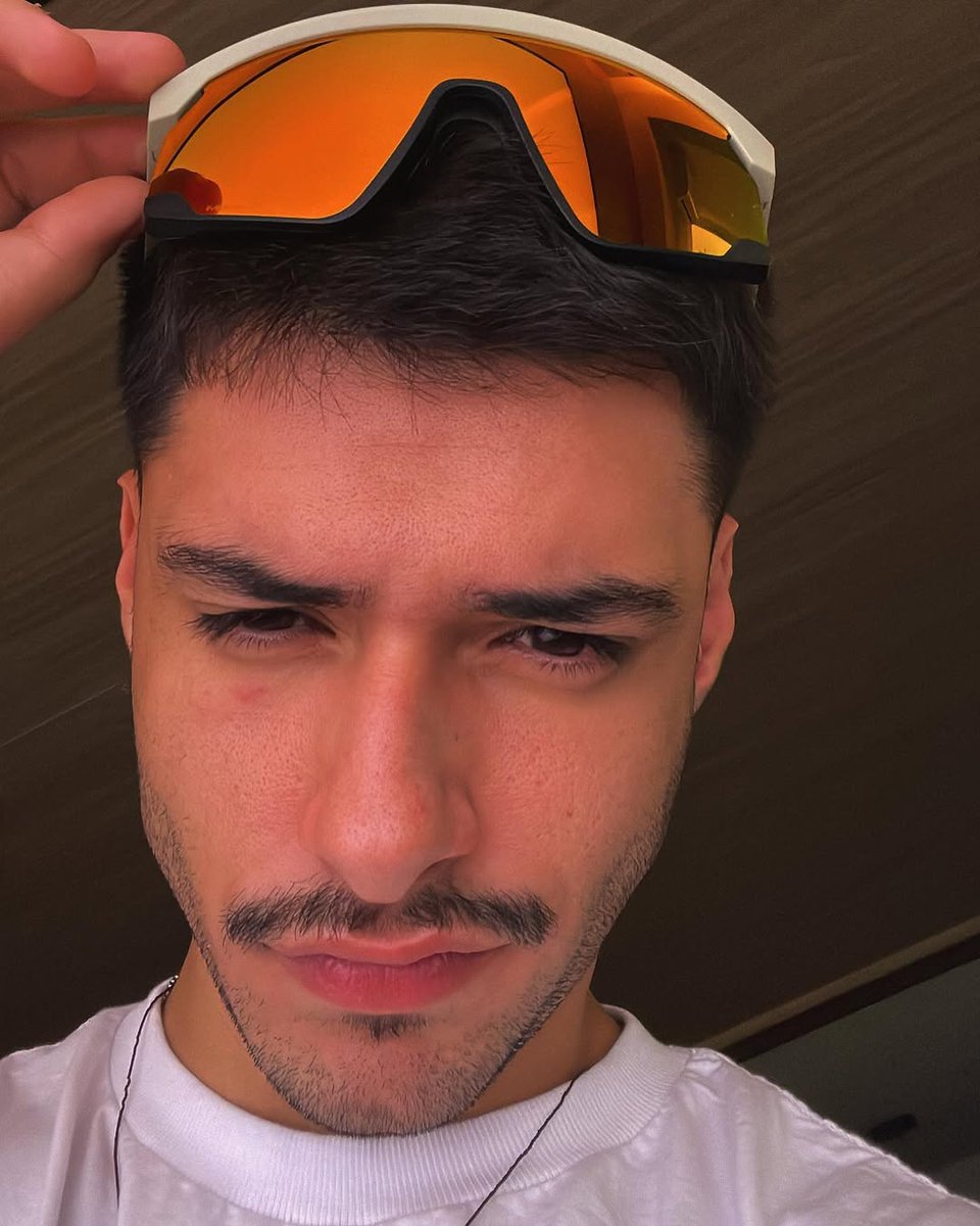 zoxvans's tweet photo. new glasses https://t.co/bz7fcmhIpW