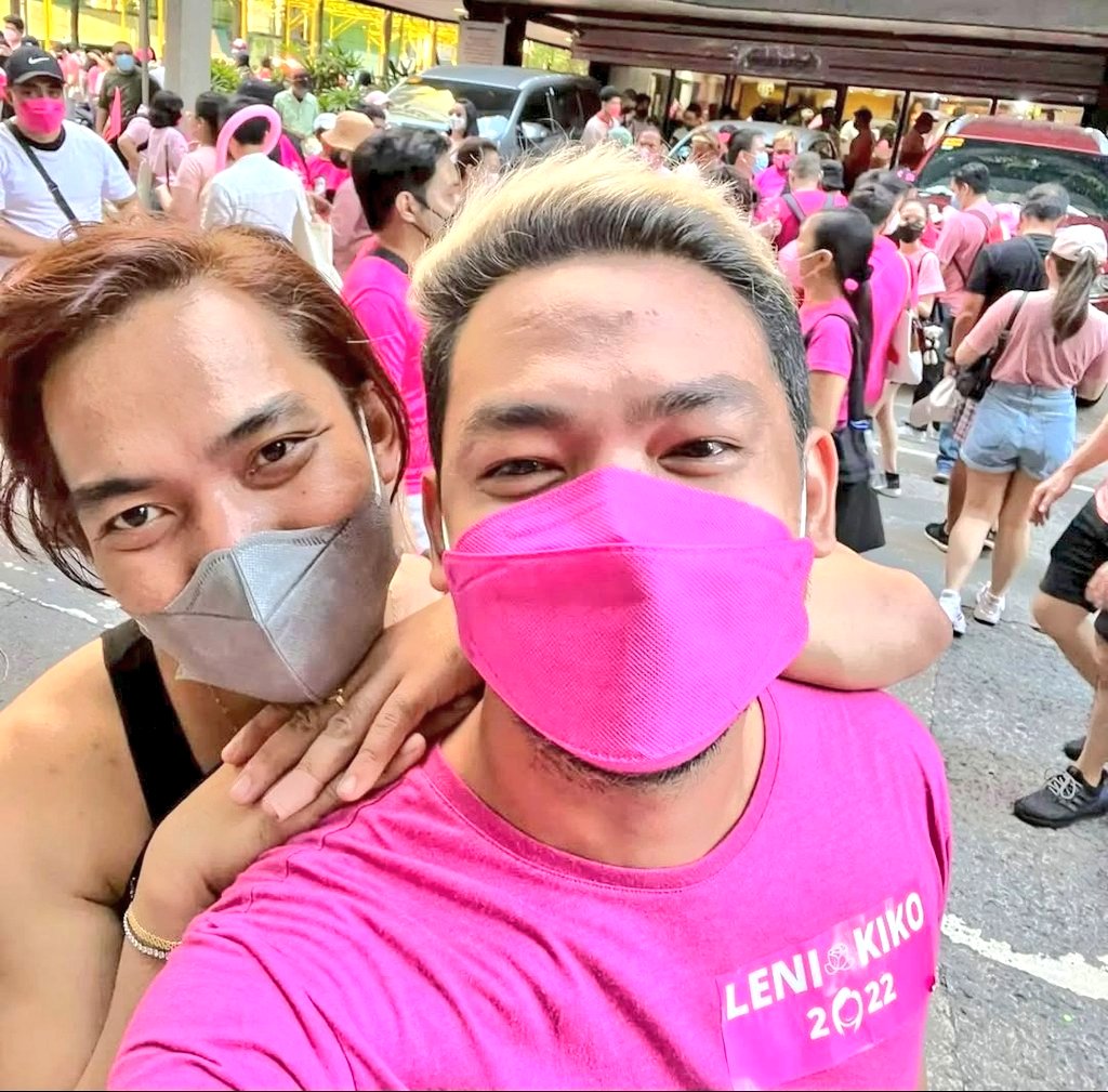 CoachPapaChen88's tweet photo. 1 of the 137K #KakamPink Crowd at #PasigLaban #LeniKiko rally...
We #BreakFree and #MadeHistory then, looking back ... Dahil masarap magmahal ng Radikal para sa Bayan.
03.20.2022
#LiwanagSaDilim https://t.co/dqwkucCfUi